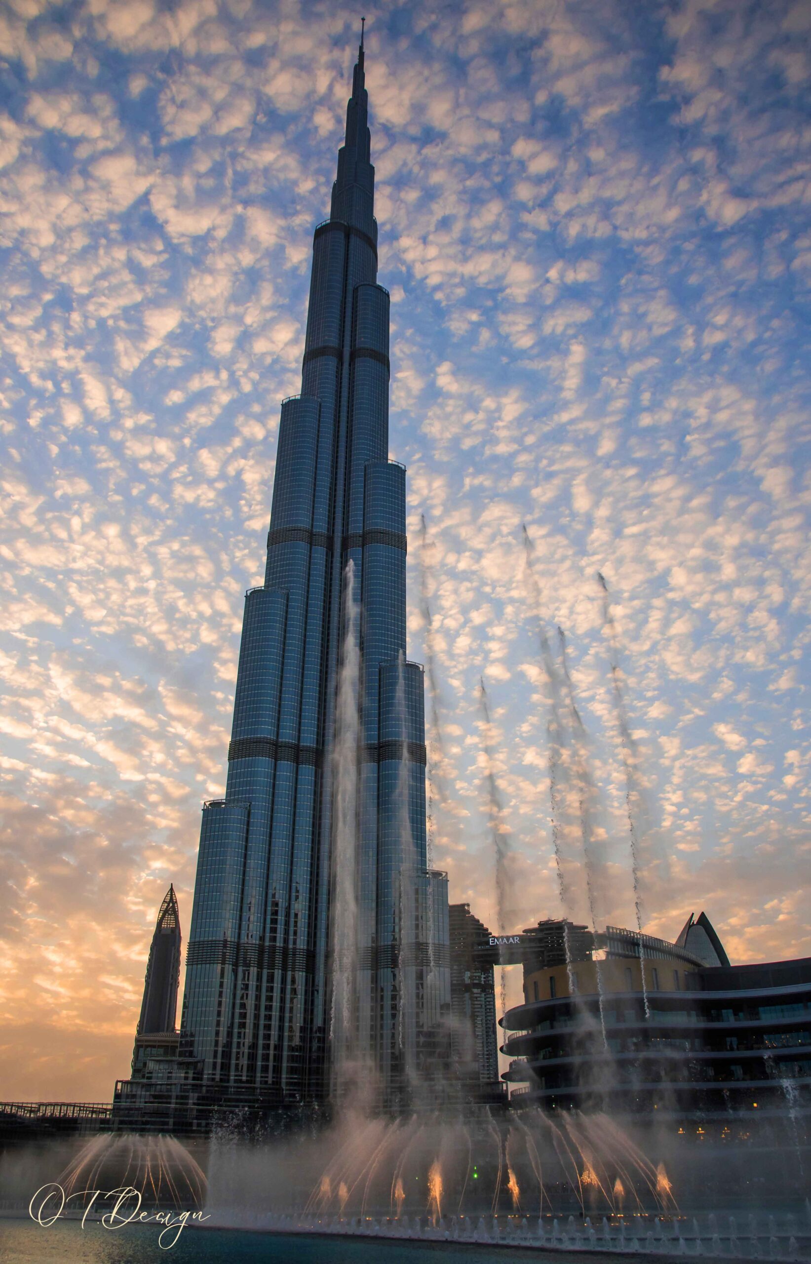 Dancing fountains in front of Burj-al-Arab, Dubai, UAE