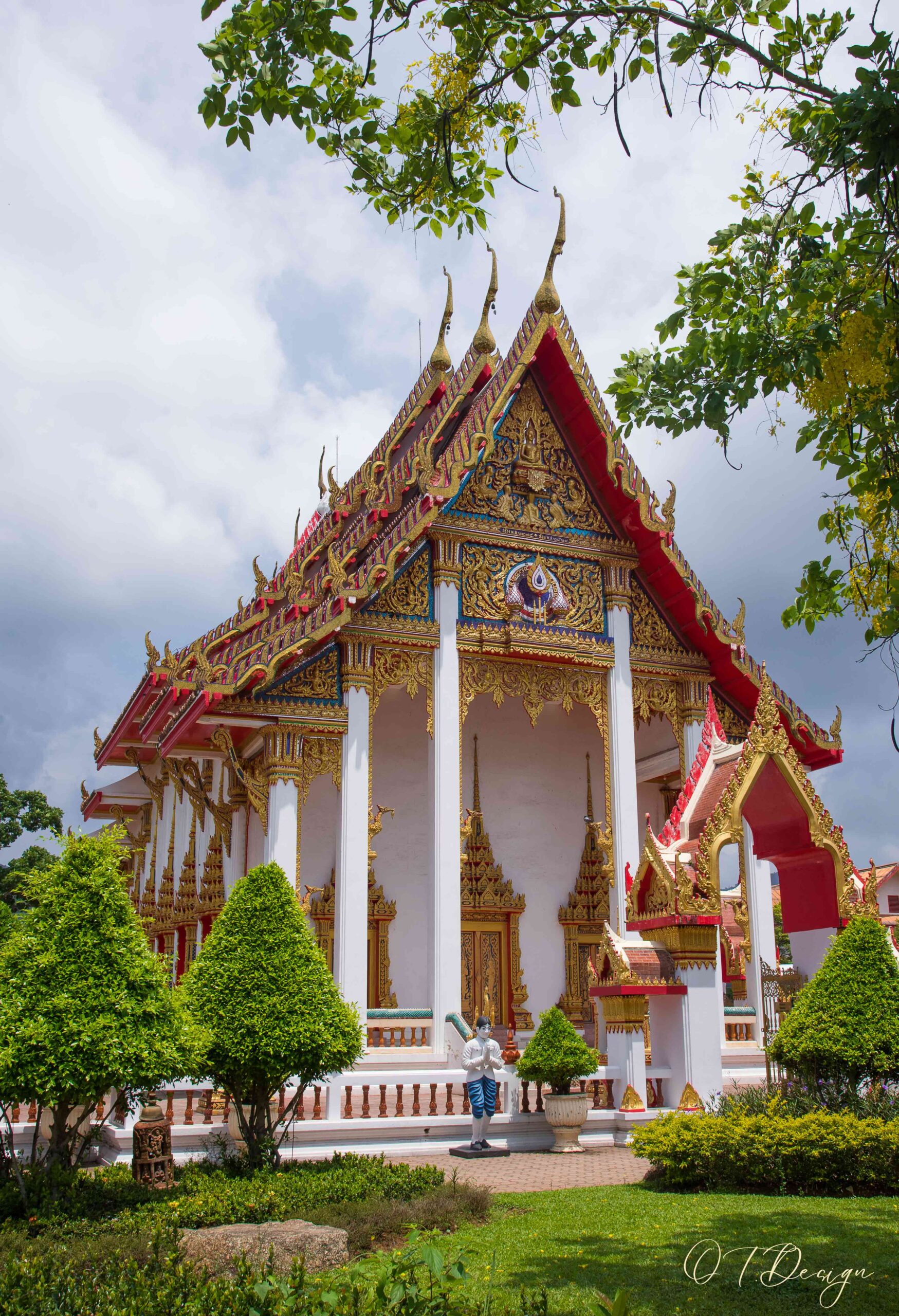 Spiritual oasis - beautiful temple in Phuket, Thailand